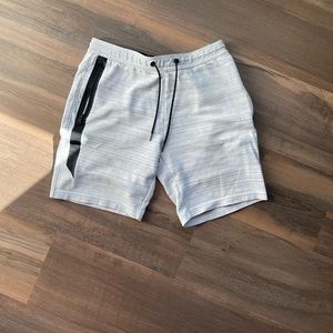 Mens jogger shorts, size medium!